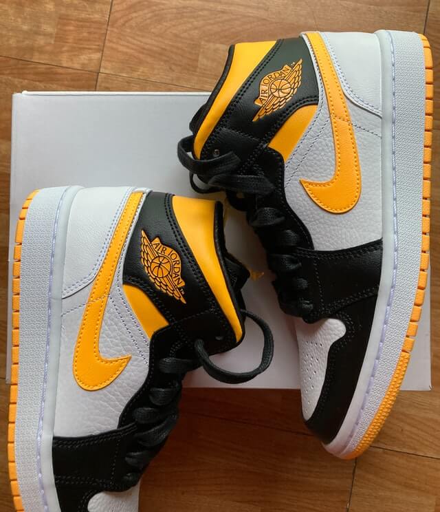 Air Jordan Mid