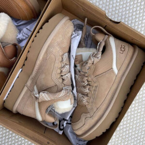 Alternative view of UGG Lowmel Sand (W)