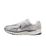 Nike Zoom Vomero 5 Photon Dust Metallic Silver (W)